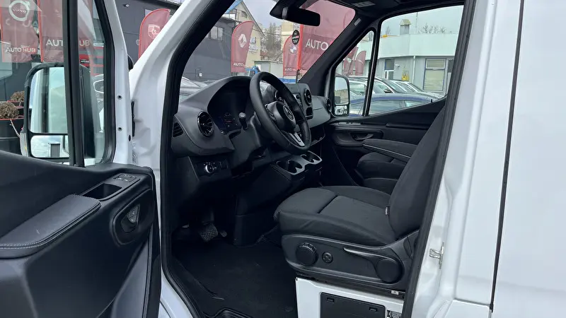 Mercedes-Benz V-Class 2021 фото 11