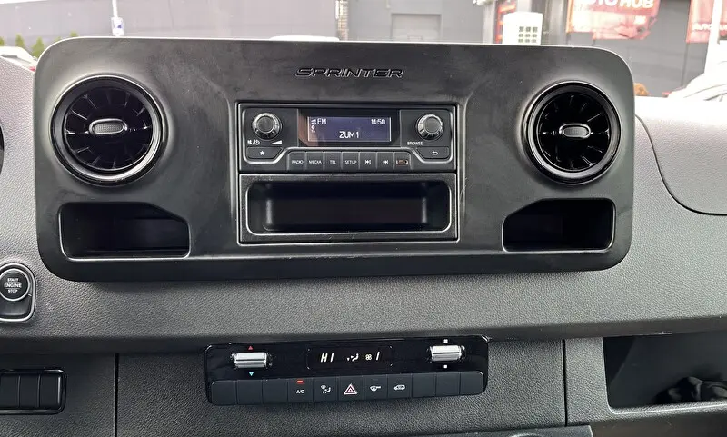 Mercedes-Benz V-Class 2021 фото 15
