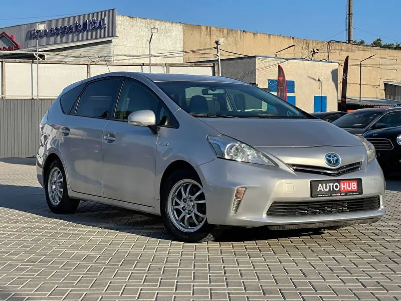 Toyota Prius Plus 2012 фото 4