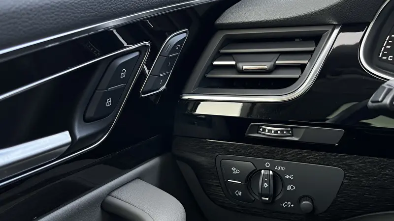 Audi Q7 2019 фото 12