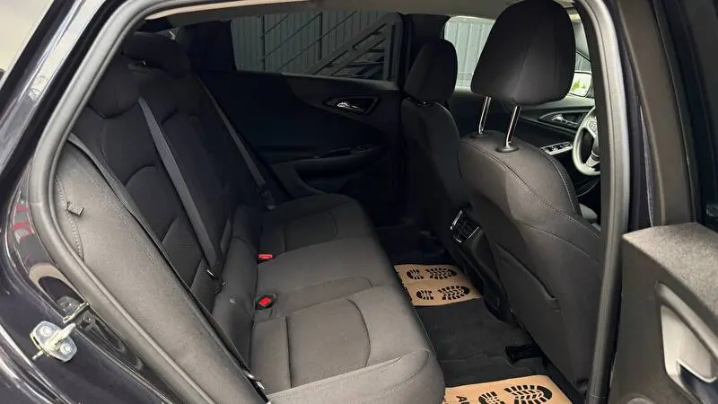 Chevrolet Malibu 2023 фото 12