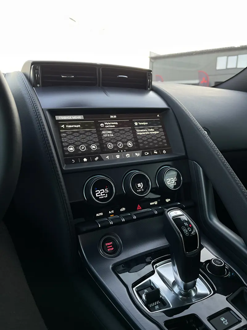 Jaguar F-Type 2019 photo 10