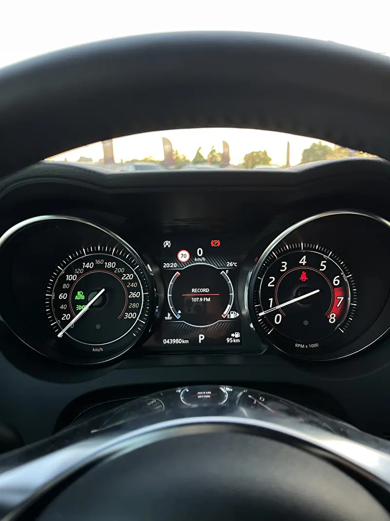 Jaguar F-Type 2019 photo 9