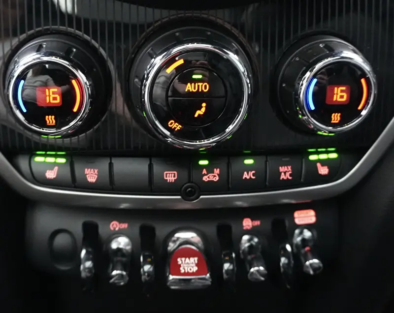 MINI Countryman 2019 фото 16