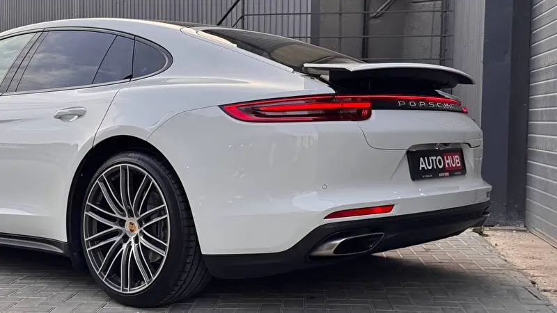 Porsche Panamera 2018 фото 9