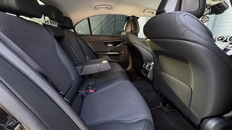 Mercedes-Benz C-Class 2023 фото 8