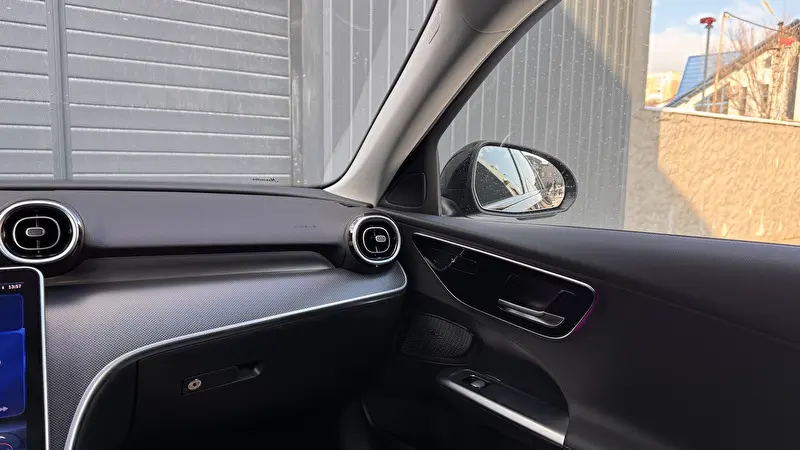 Mercedes-Benz C-Class 2023 фото 12