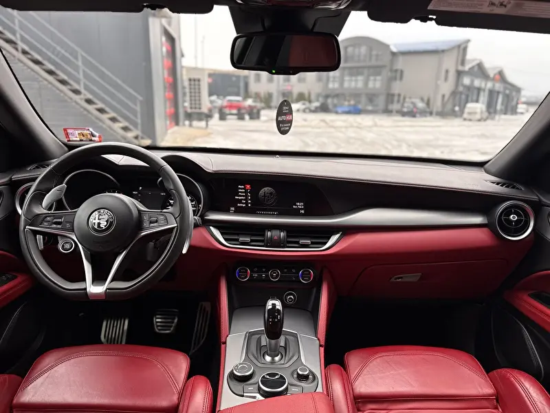 Alfa Romeo Stelvio 2019 фото 8