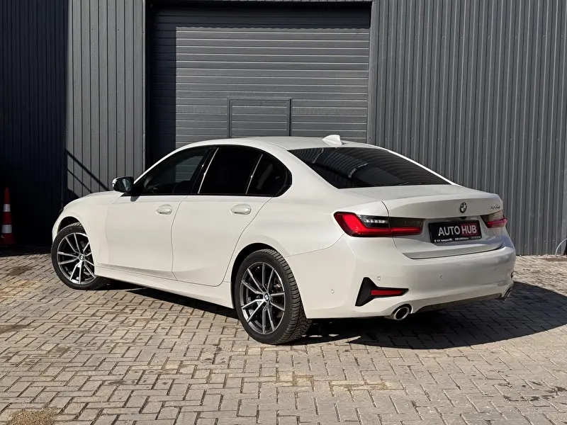 BMW 3-Series 2021 фото 6