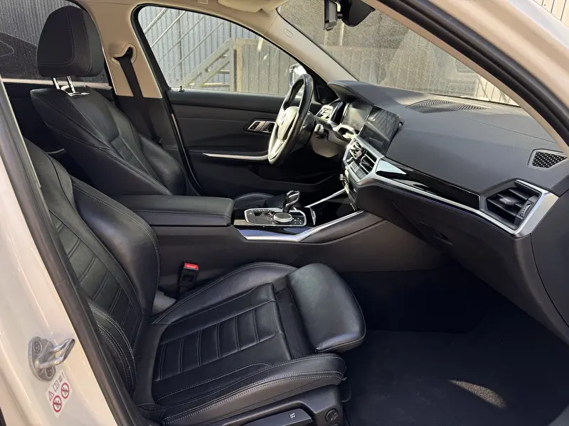BMW 3-Series 2021 фото 8