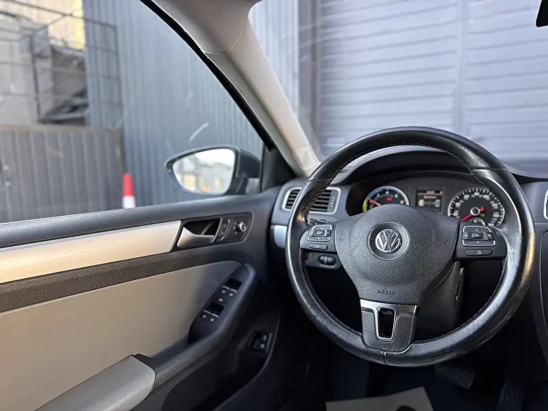 Volkswagen Jetta 2013 фото 8