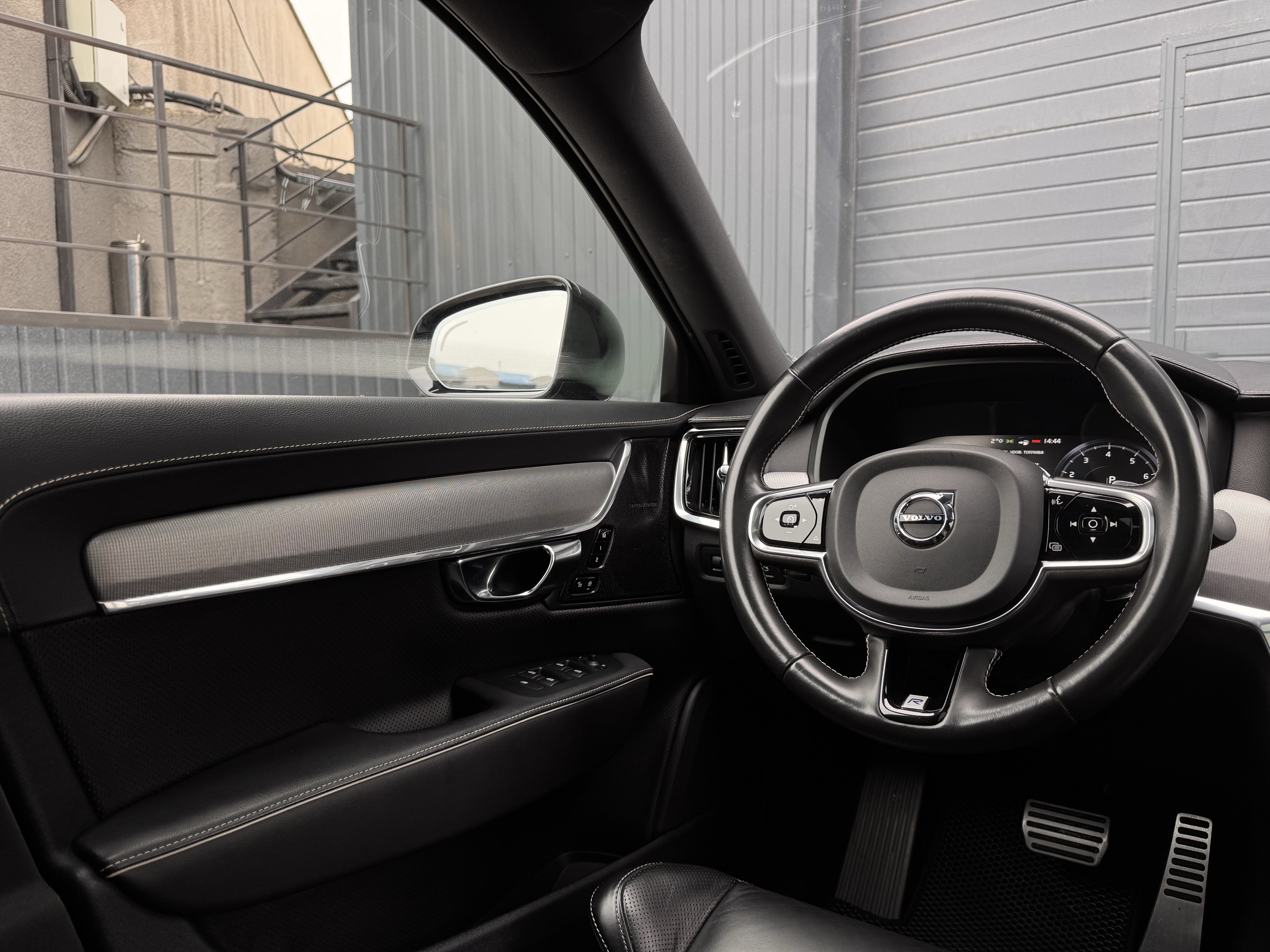 Volvo S90
