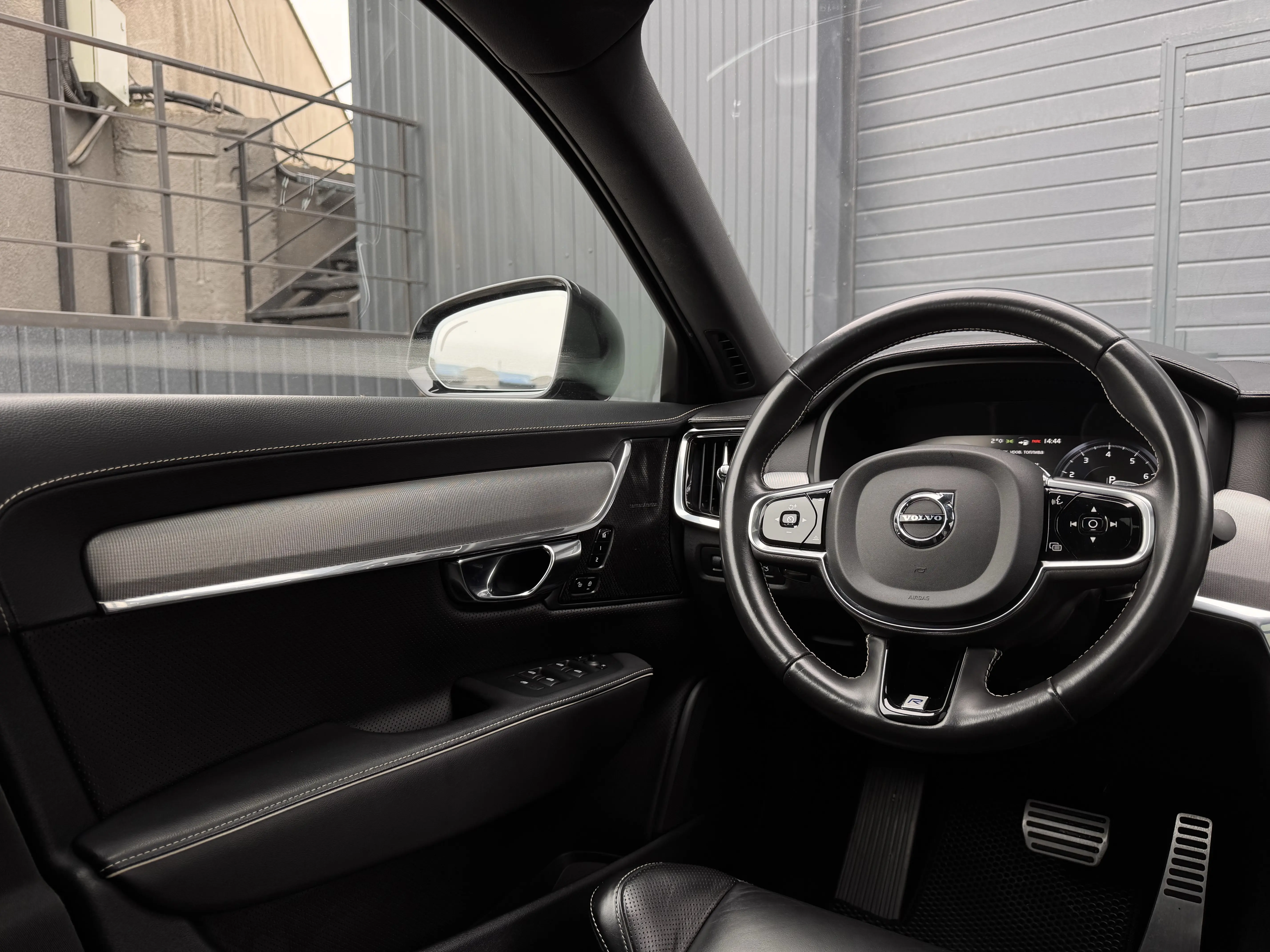 Volvo S90