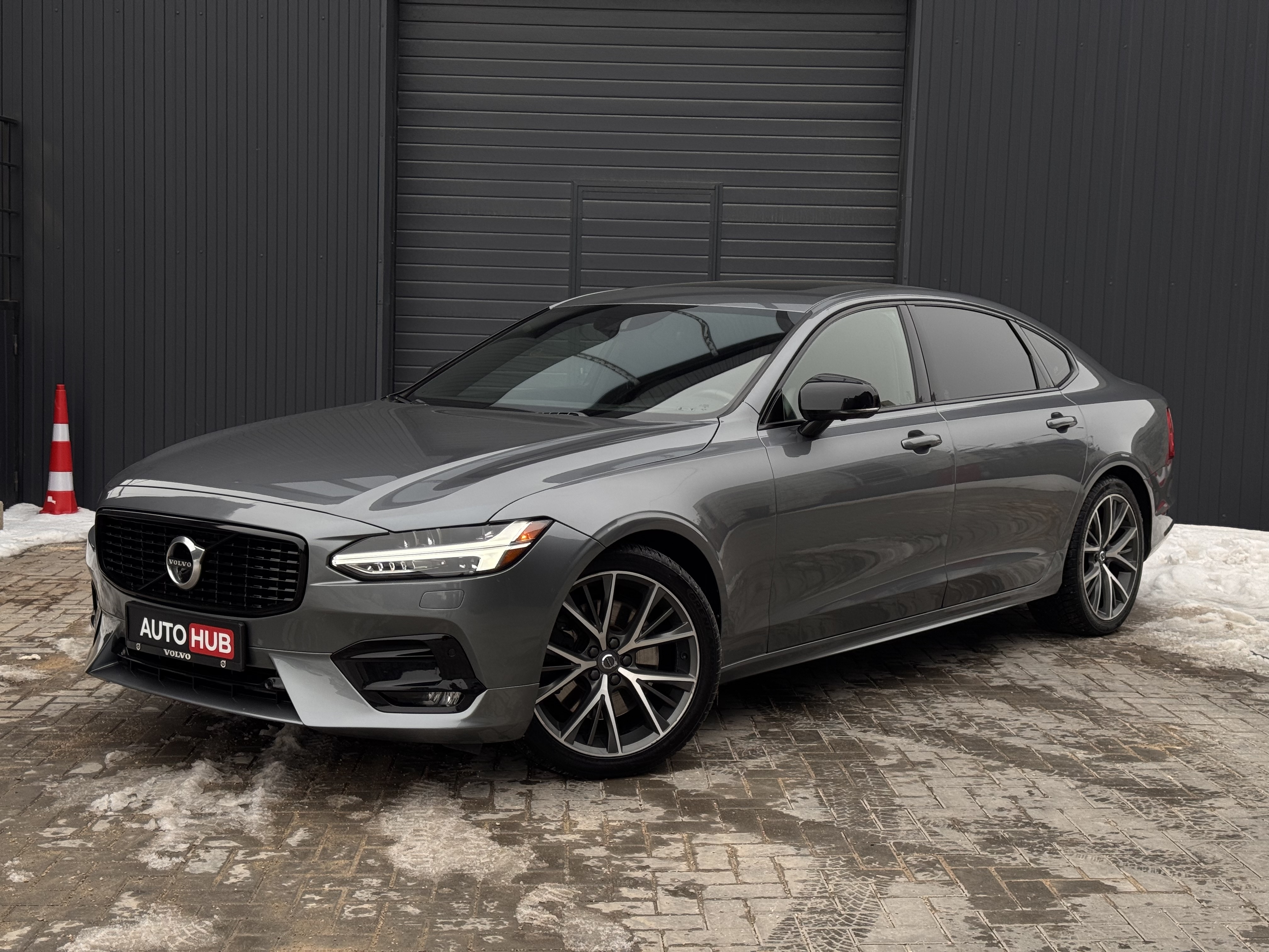 Volvo S90