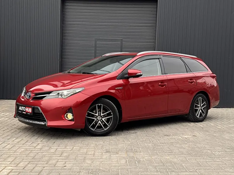 Toyota Auris 2014 фото 4