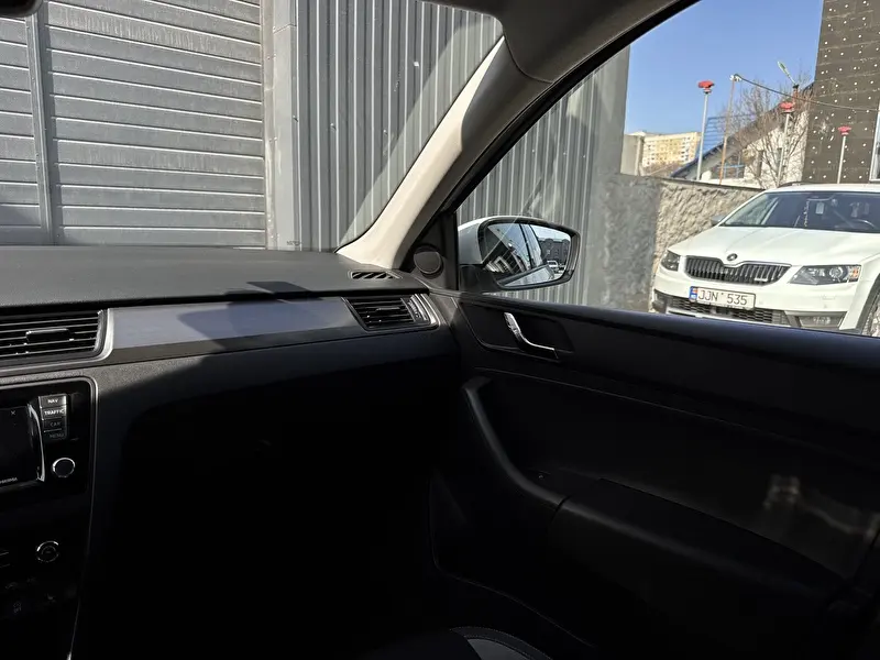 Skoda Rapid 2015 фото 9
