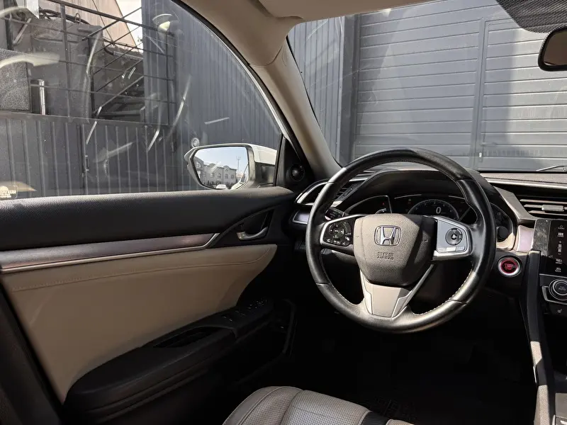 Honda Civic 2017 фото 6