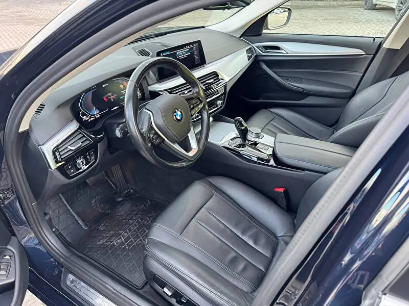 BMW 5-Series 2020 фото 9