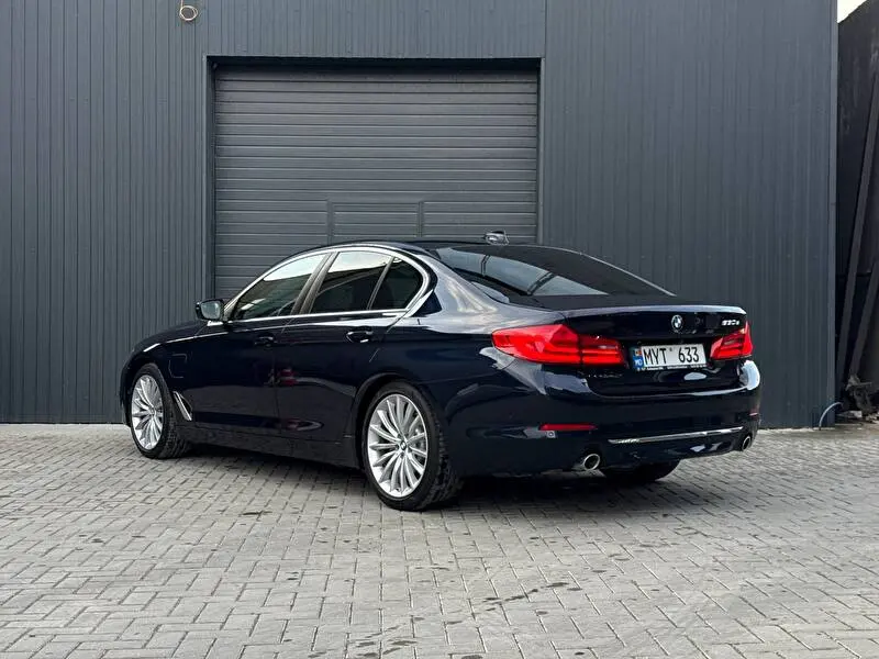 BMW 5-Series 2020 фото 5