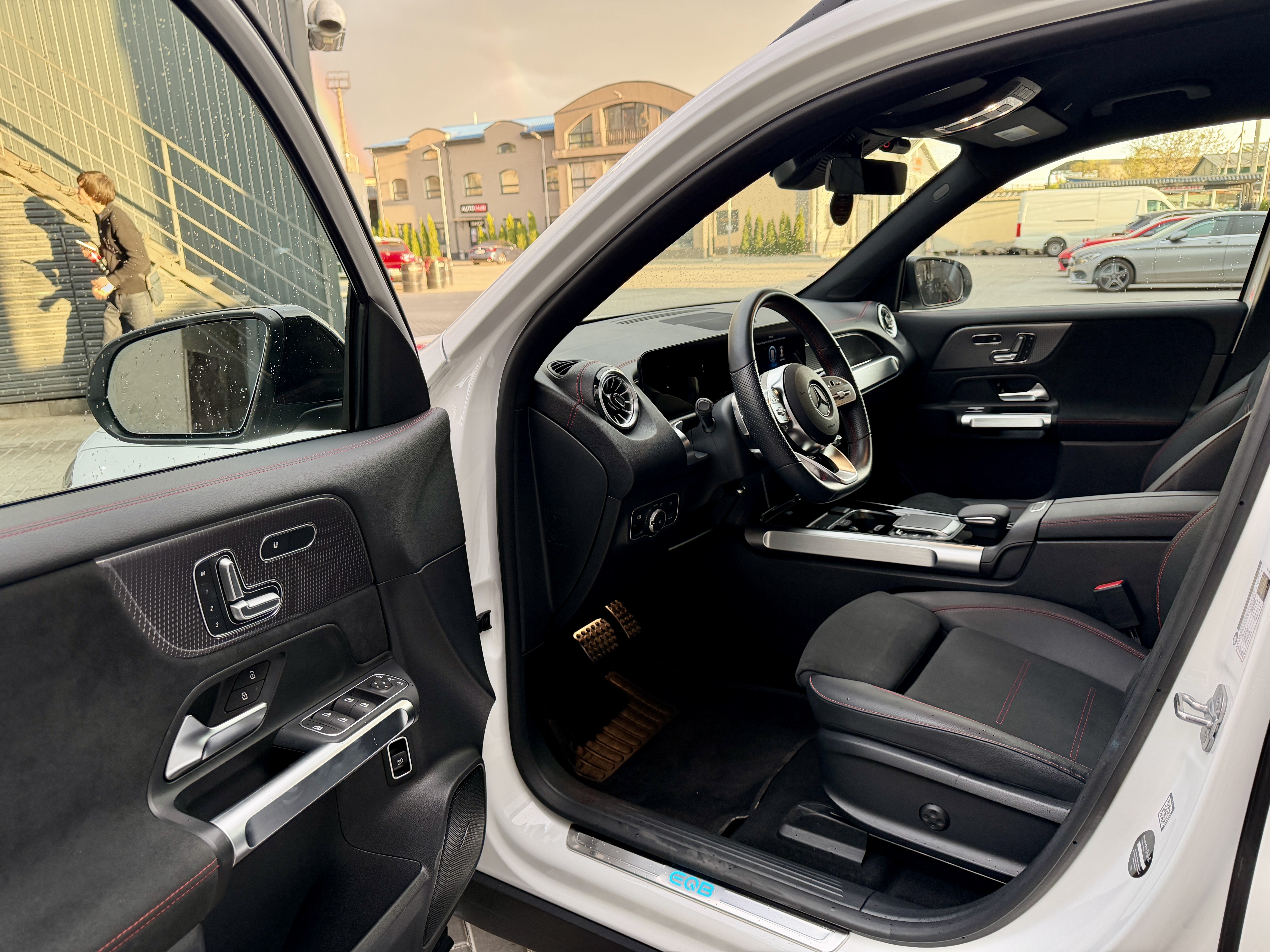Mercedes-Benz EQB