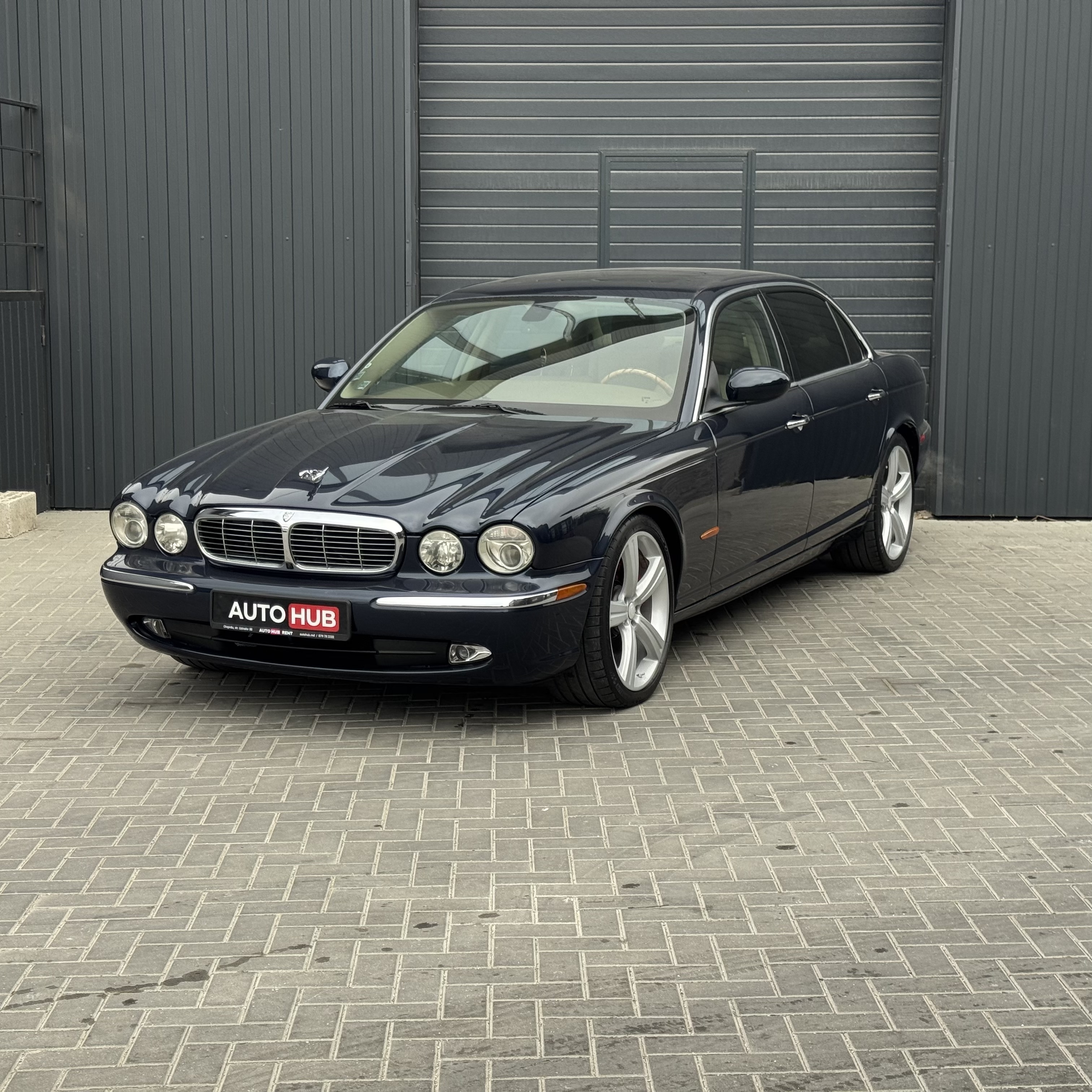 Jaguar XJ