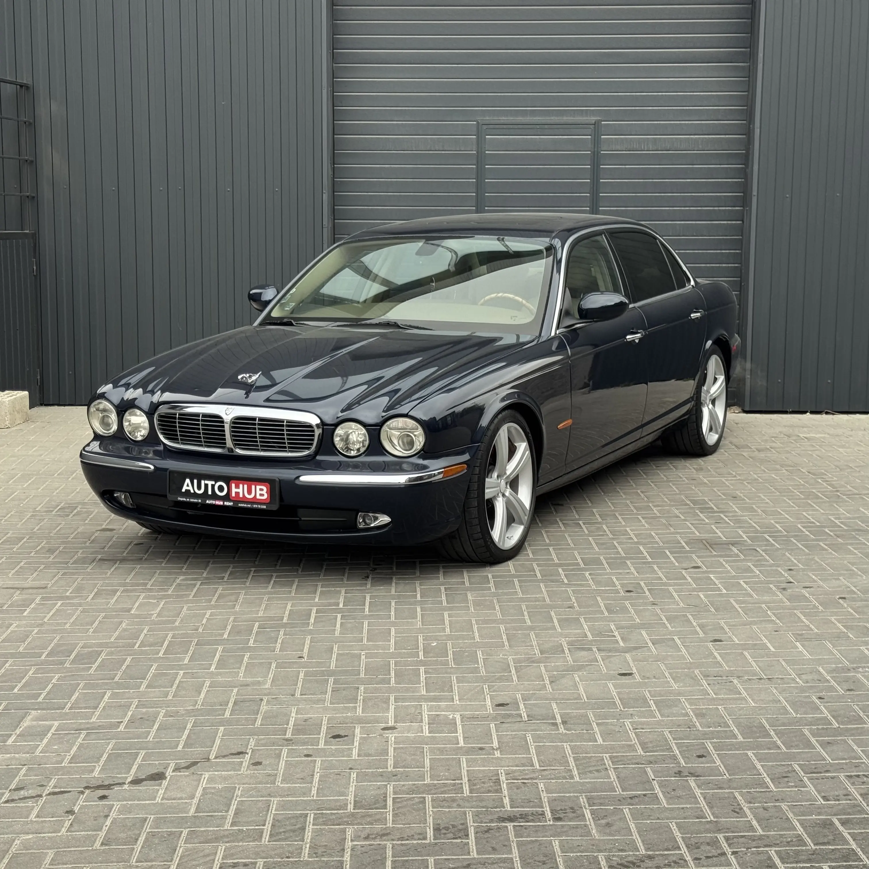 Jaguar XJ