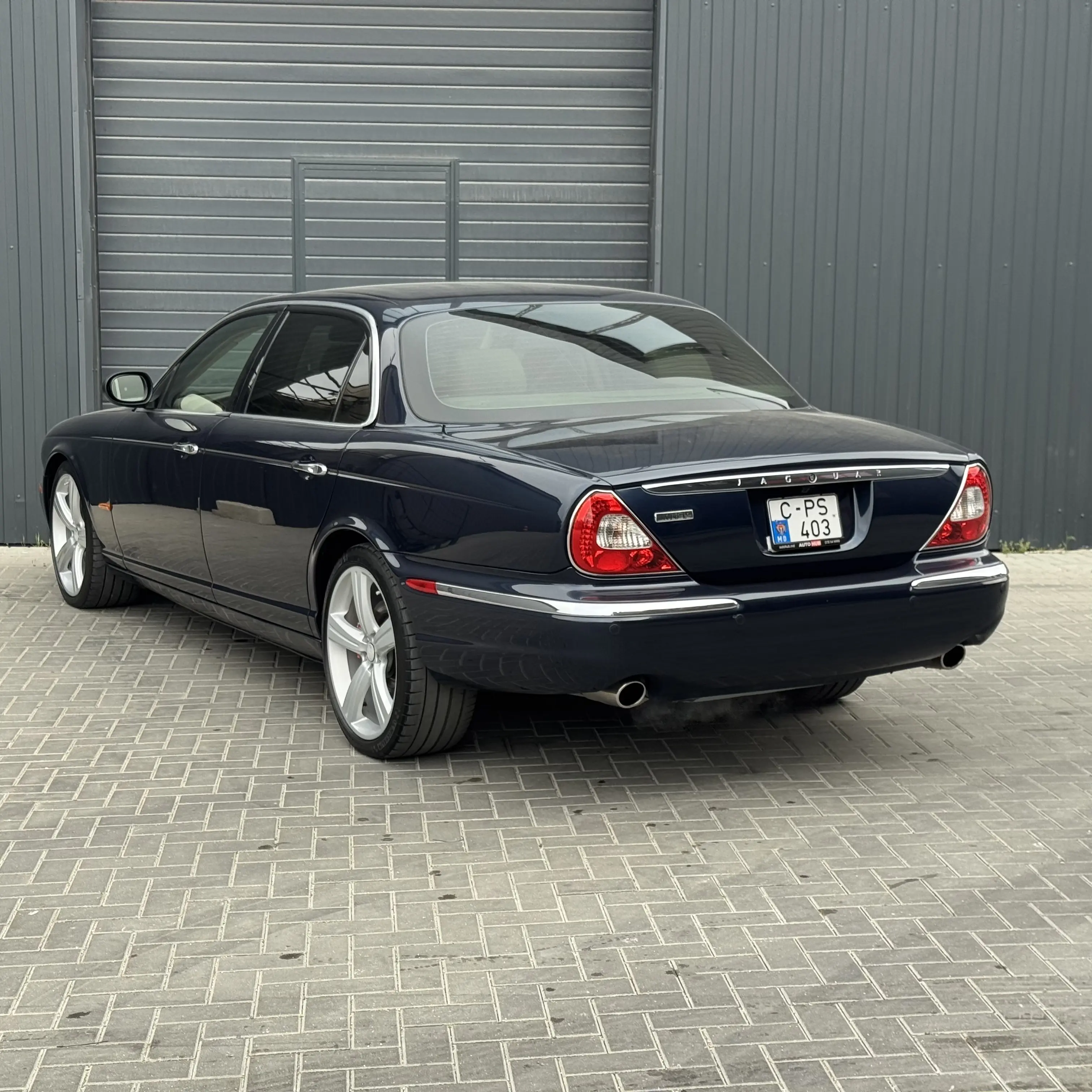 Jaguar XJ