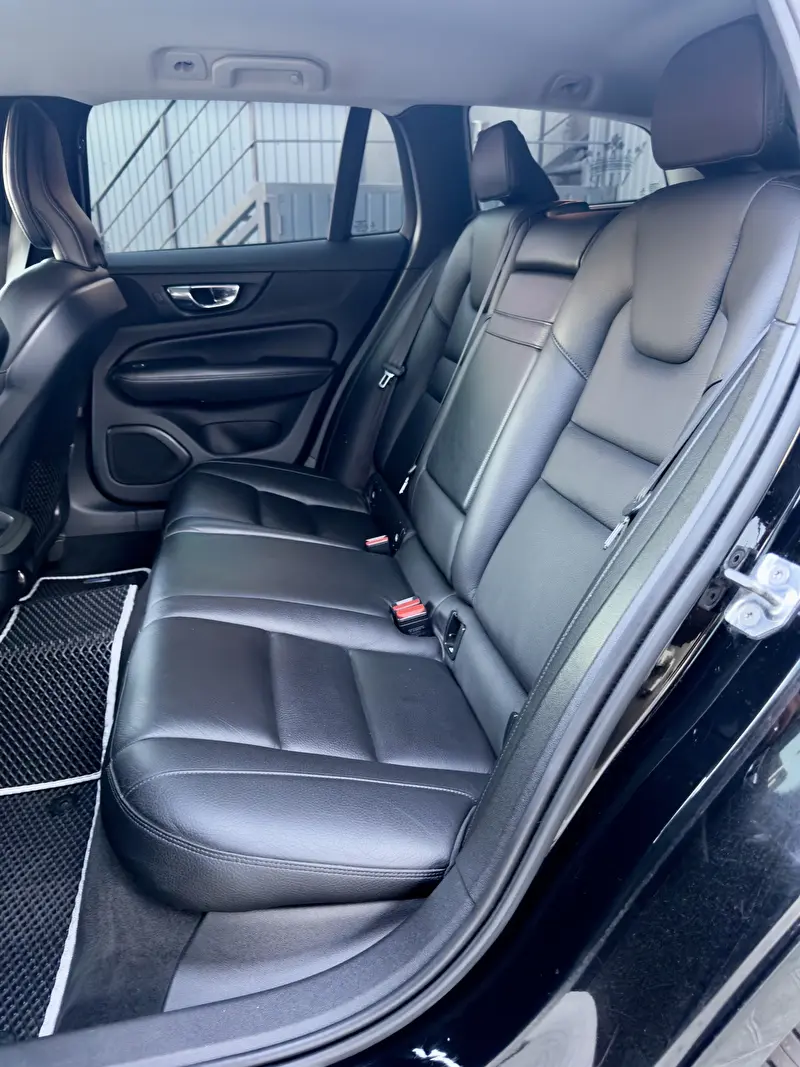 Volvo V60 2018 фото 10