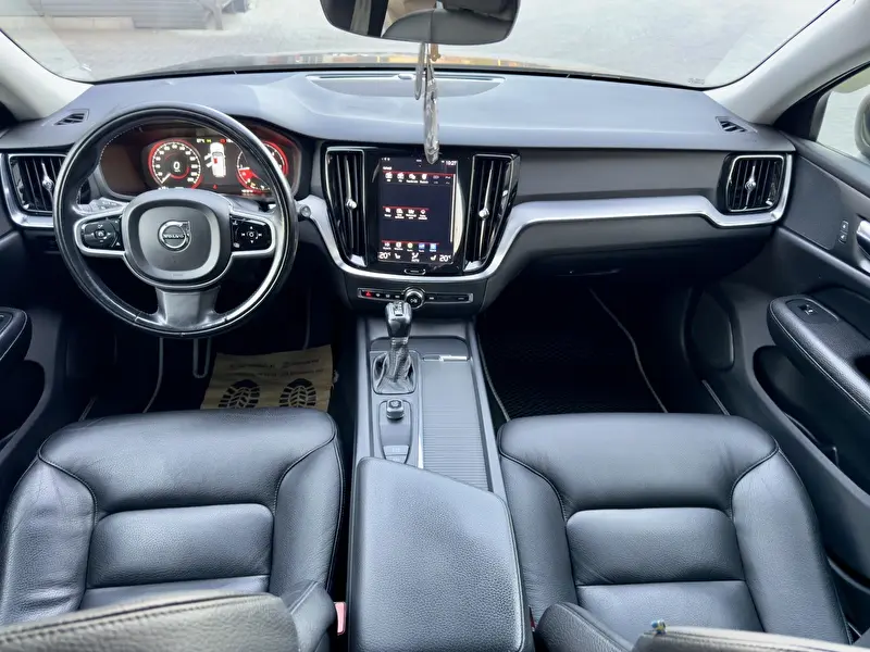 Volvo V60 2018 фото 8