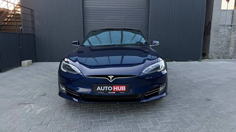 Tesla Model S 2017 фото 5