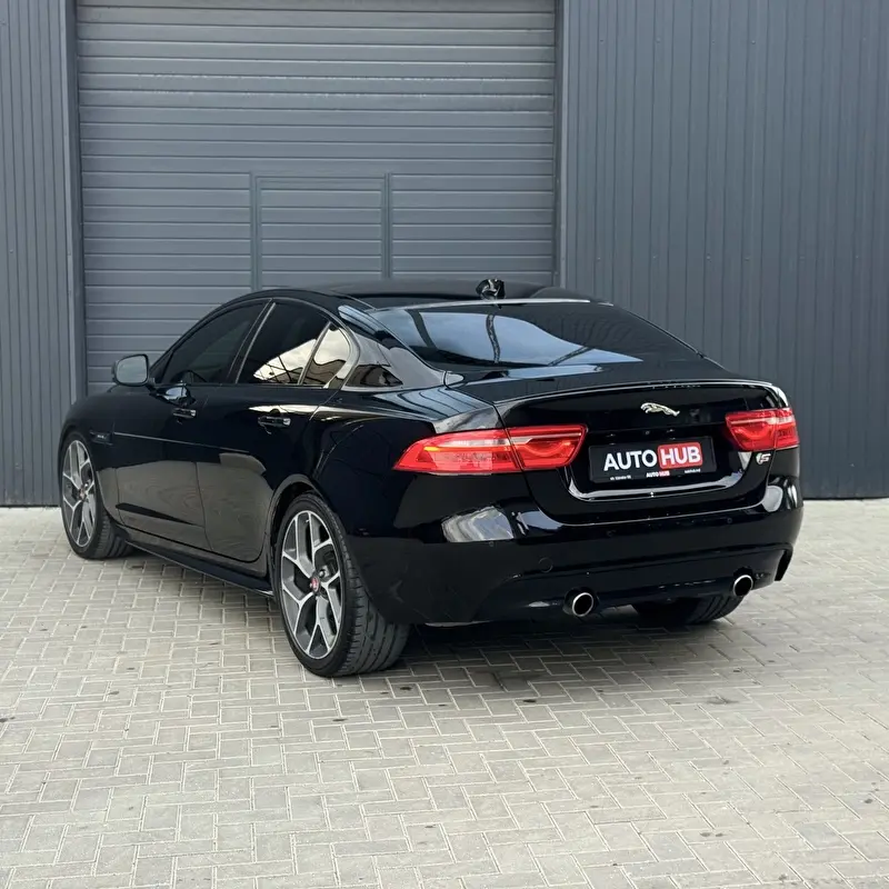 Jaguar XE