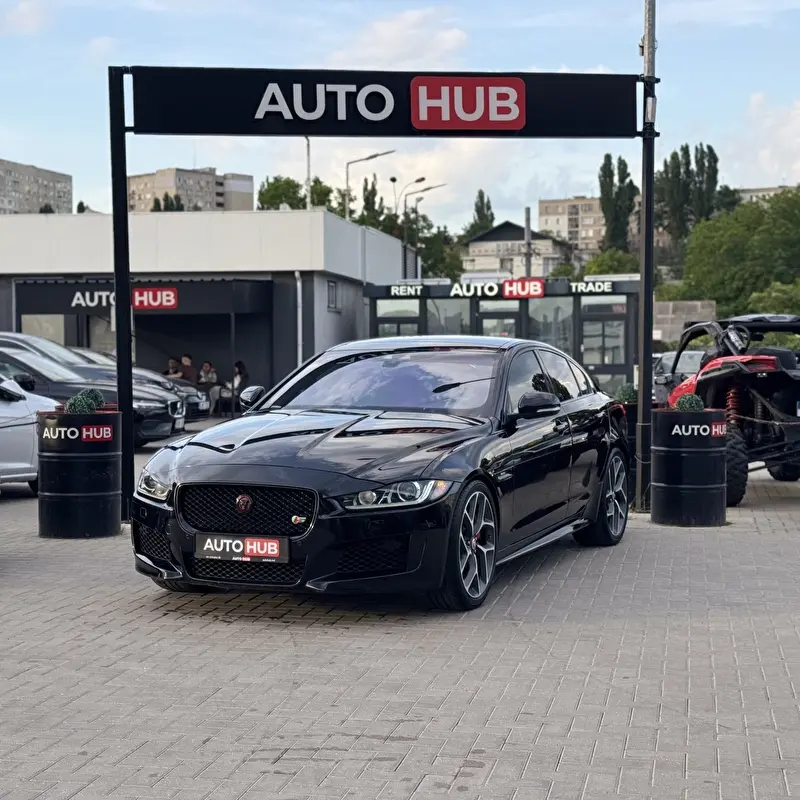 Jaguar XE