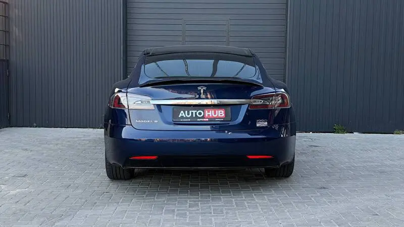 Tesla Model S 2017 фото 4