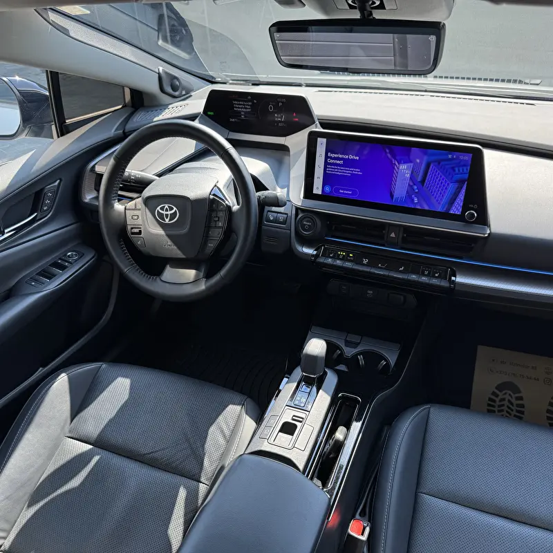 Toyota Prius 2024 фото 7