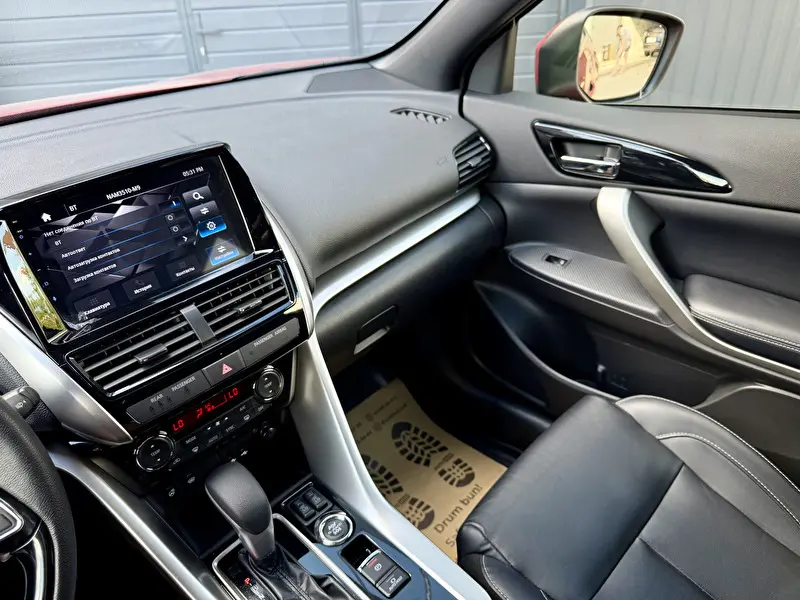Mitsubishi Eclipse Cross 2023 фото 11