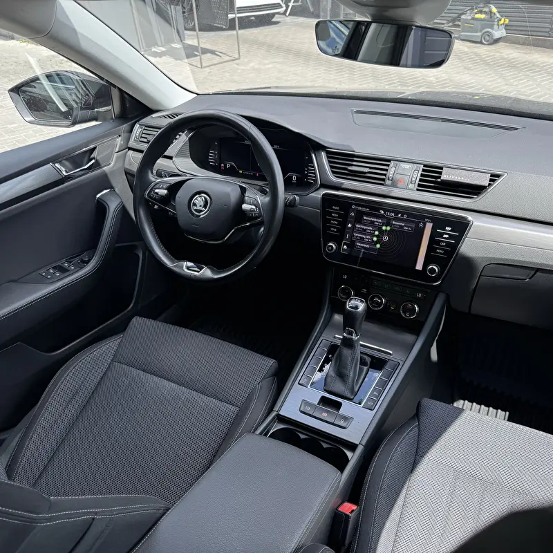 Skoda Superb 2021 фото 7