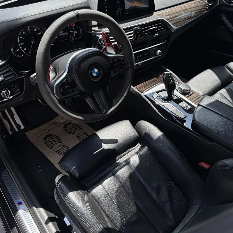 BMW 5-Series 2017 фото 6