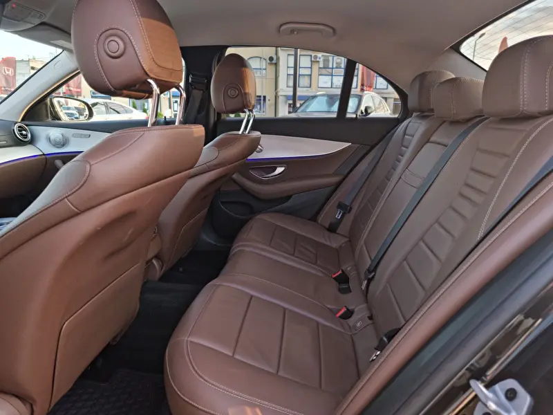 Mercedes-Benz E-Class 2020 фото 9