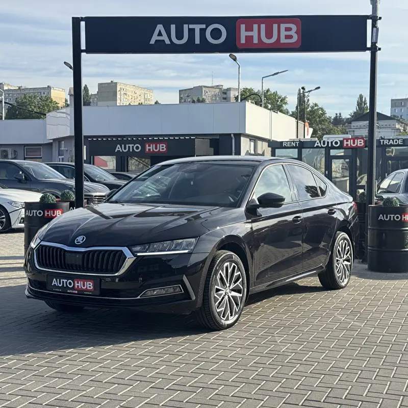 Skoda Octavia 2023 фото 1