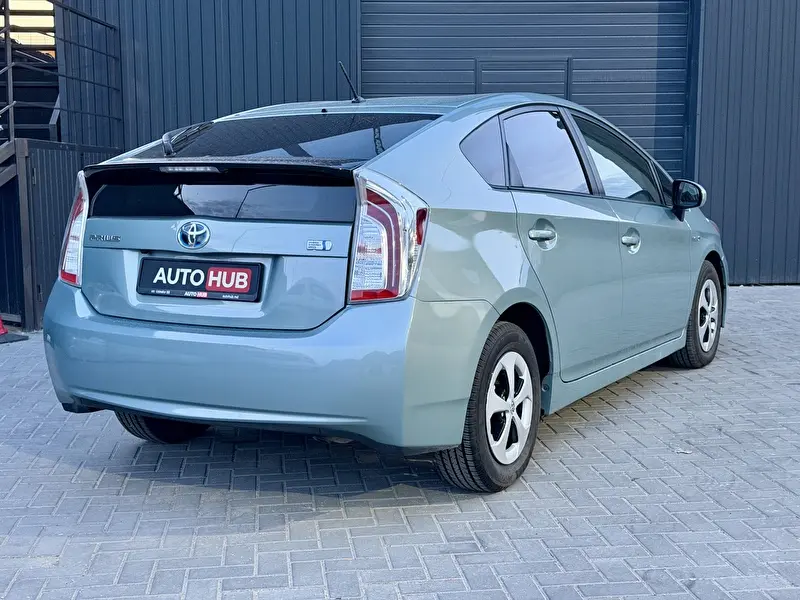 Toyota Prius 2015 фото 5