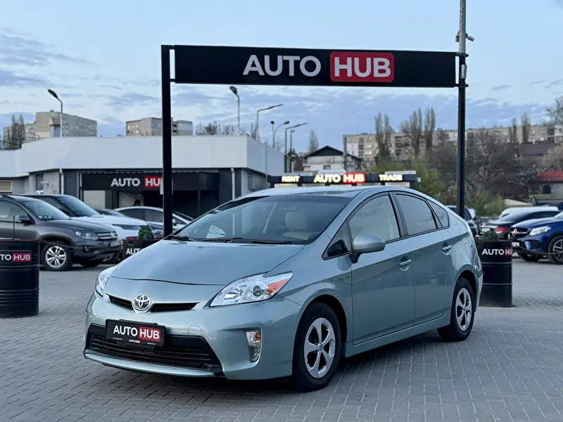 Toyota Prius 2015 фото 1