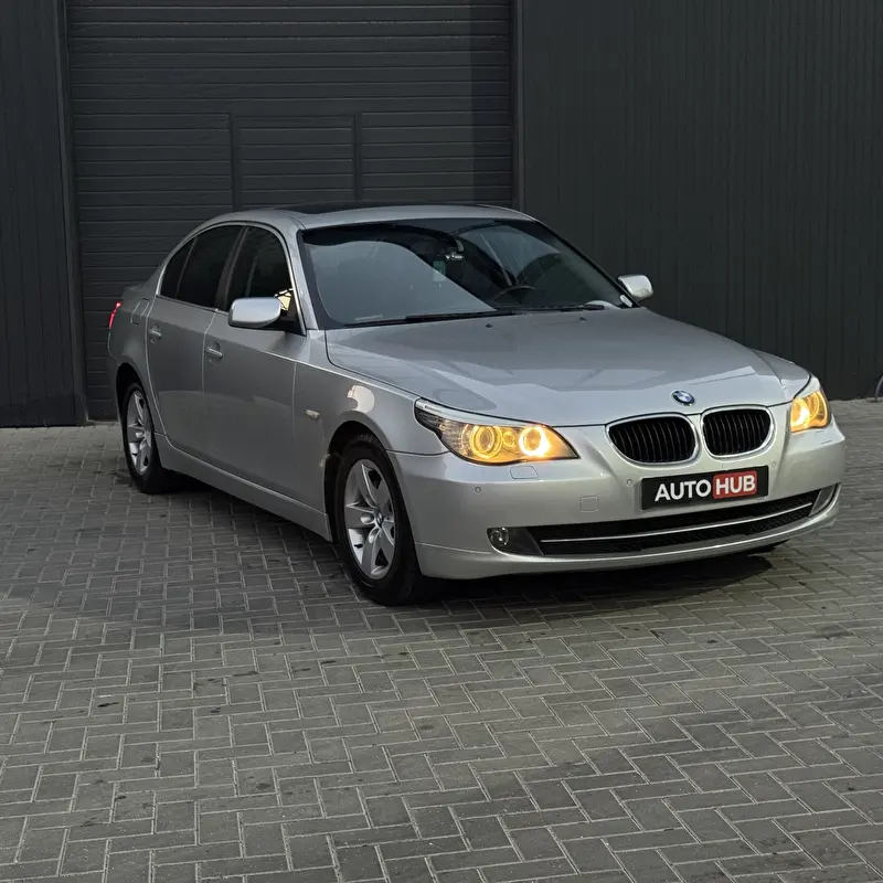 BMW 5-Series 2009 foto 2