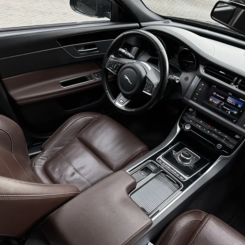 Jaguar XF 2017 фото 7