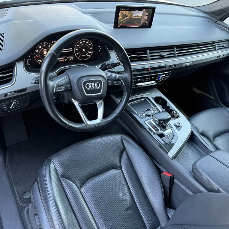 Audi Q7 2019 фото 6