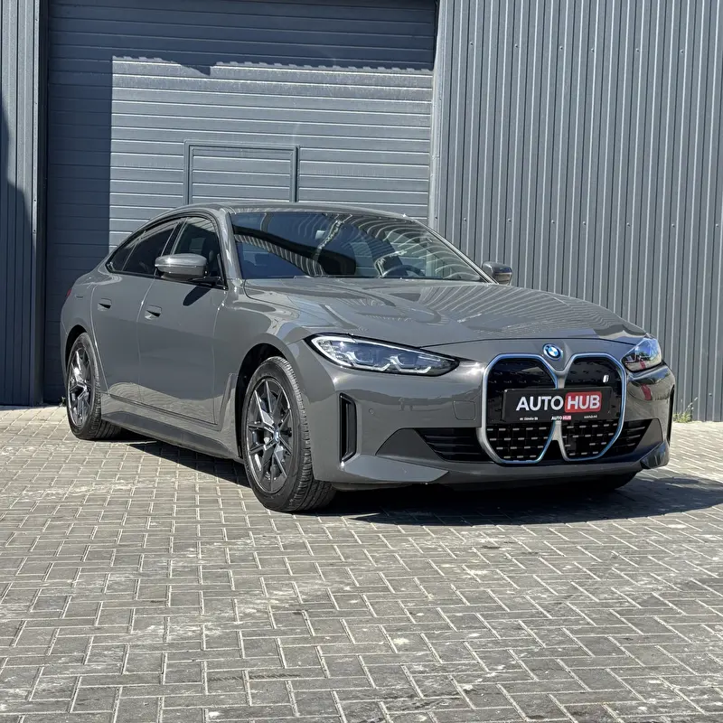 BMW i4 2023 photo 2