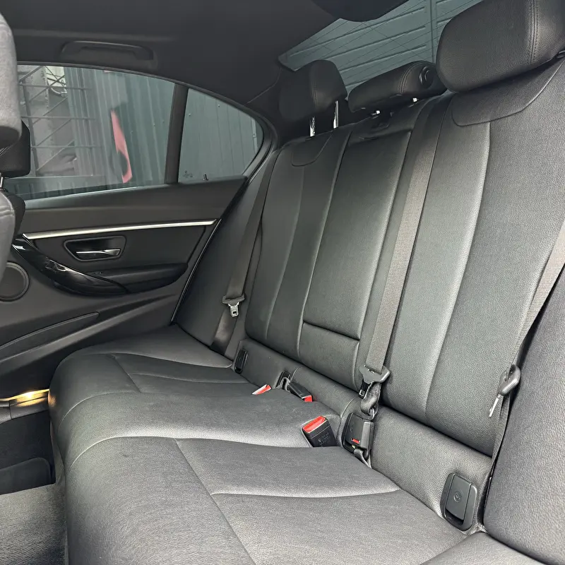 BMW 3-Series 2018 photo 8