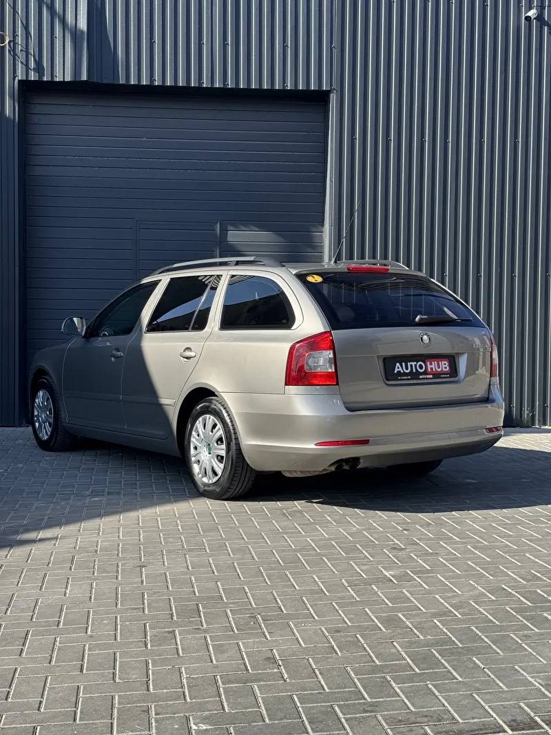 Skoda Octavia 2010 фото 5