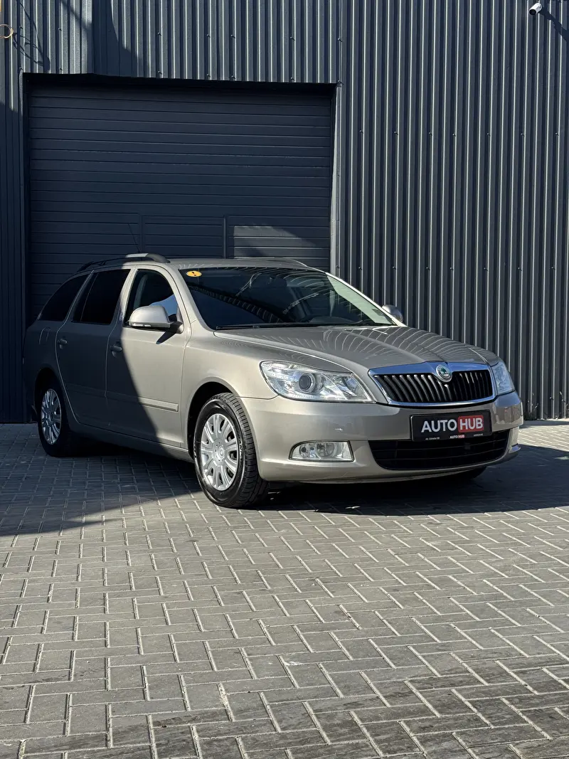 Skoda Octavia 2010 фото 3