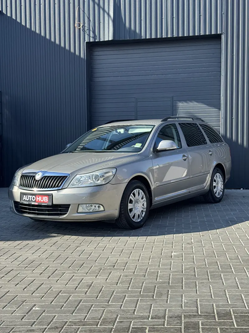 Skoda Octavia 2010 фото 2