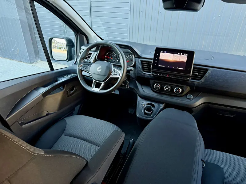 Renault Trafic 2025 фото 6